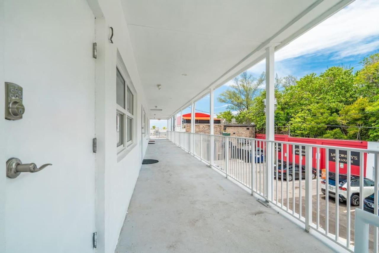 The Purple Pelican Beachfront With Ocean Balcony Unit 1 Fort Lauderdale Esterno foto